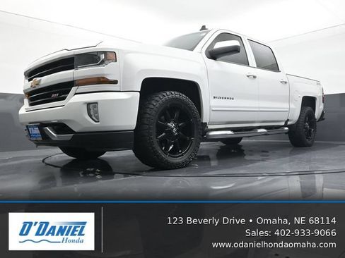 Used 2017 Chevrolet Silverado 1500 LT w/ All Star Edition AWD/4WD image 9