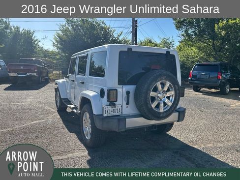 Used 2016 Jeep Wrangler Unlimited Sahara w/ Connectivity Group AWD/4WD image 4