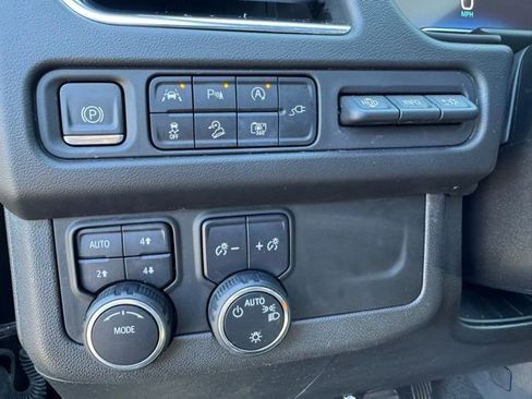 Used 2022 Chevrolet Suburban High Country w/ Premium Package 2 image 13