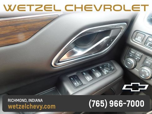 Used 2023 Chevrolet Suburban Premier w/ Advanced Technology Package AWD/4WD image 38