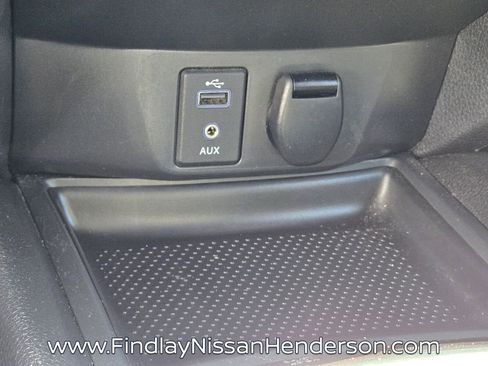 Used 2017 Nissan Rogue S AWD/4WD image 29