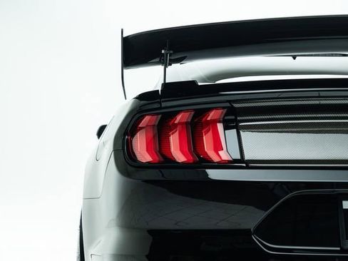 Used 2021 Ford Mustang Shelby GT500 w/ Carbon Fiber Track Pack image 18