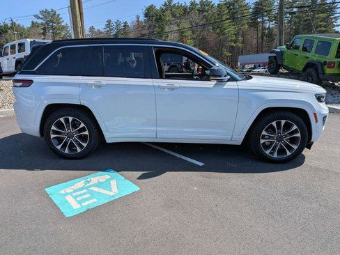 Certified 2024 Jeep Grand Cherokee Overland w/ Luxury Tech Group IV AWD/4WD image 4