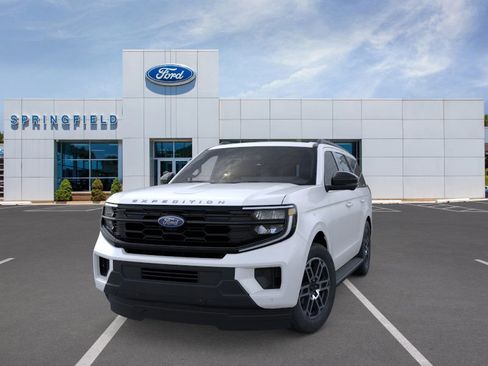 New 2025 Ford Expedition Active image 2