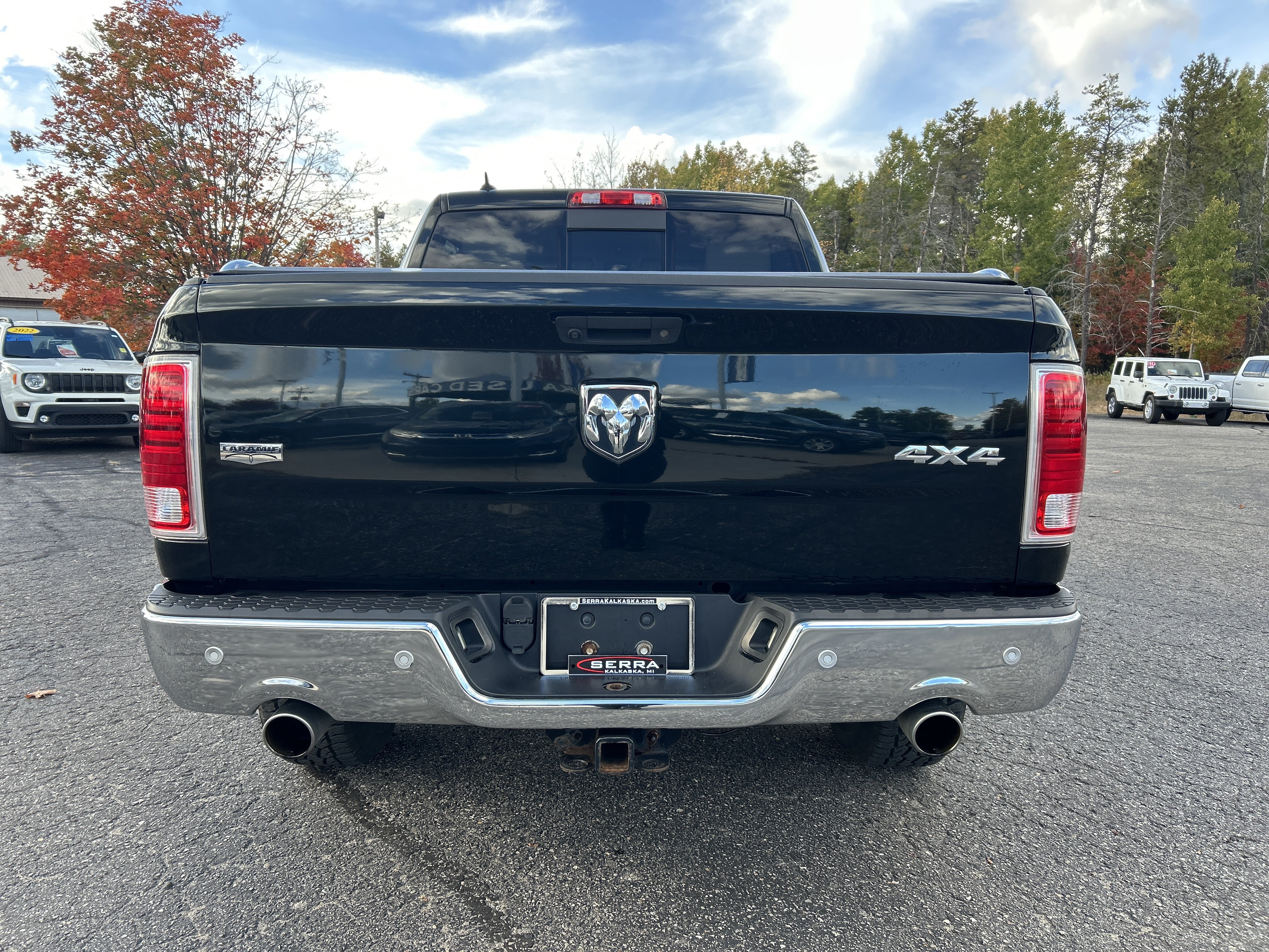 Used 2015 RAM 1500 Laramie w/ Convenience Group AWD/4WD image 4