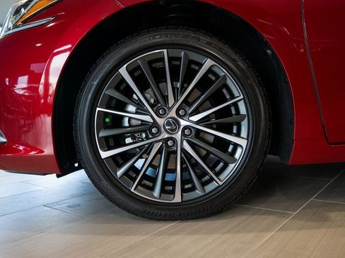 New 2025 Lexus ES 350 w/ Premium Package image 6