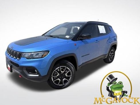 Used 2024 Jeep Compass Trailhawk AWD/4WD image 1