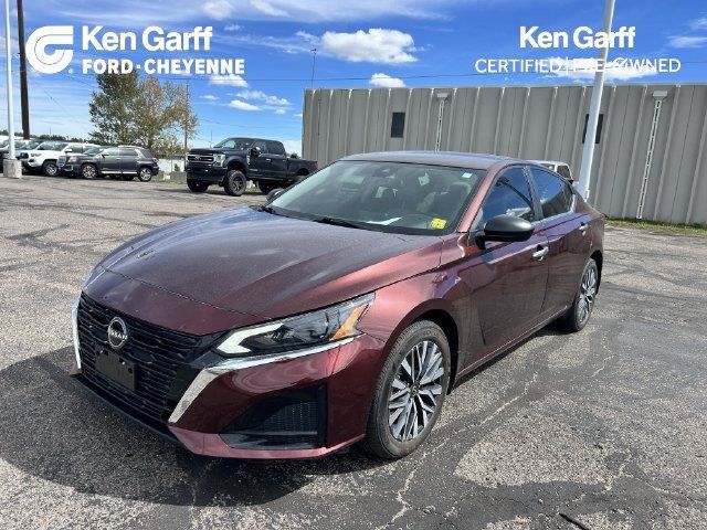 Used 2024 Nissan Altima 2.5 SV AWD/4WD image 1