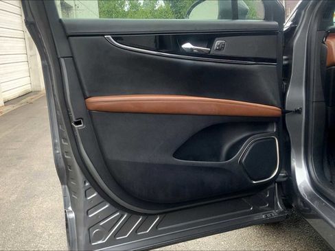 Used 2022 Lincoln Nautilus Reserve image 39