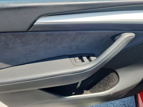 Used 2022 Tesla Model Y Performance AWD/4WD image 12