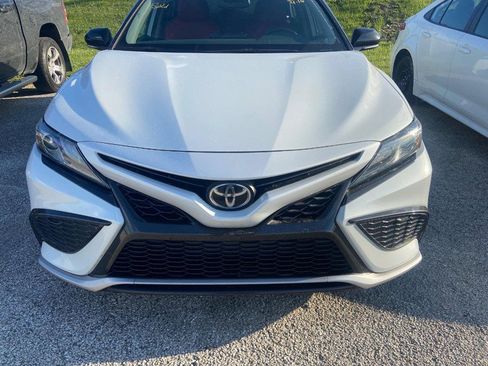 Used 2022 Toyota Camry XSE FWD image 3