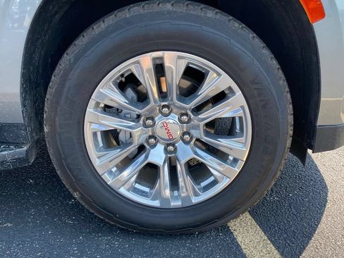 Used 2024 GMC Yukon XL Denali AWD/4WD image 6