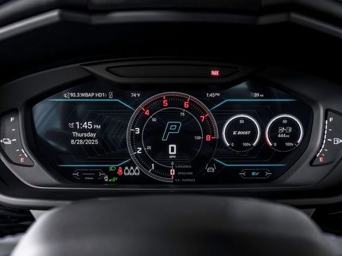 Used 2025 Lamborghini Urus SE image 16