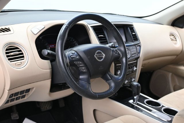 Used 2016 Nissan Pathfinder SV FWD image 15