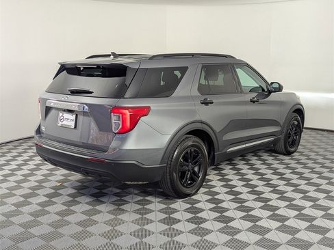 Used 2024 Ford Explorer XLT image 5