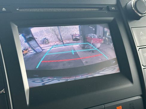 Used 2016 Toyota Camry SE FWD image 21