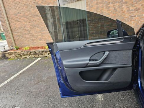 Used 2023 Tesla Model X image 34