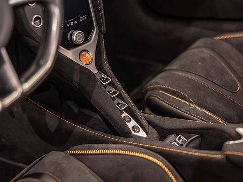 Used 2026 McLaren 750S Spider image 20