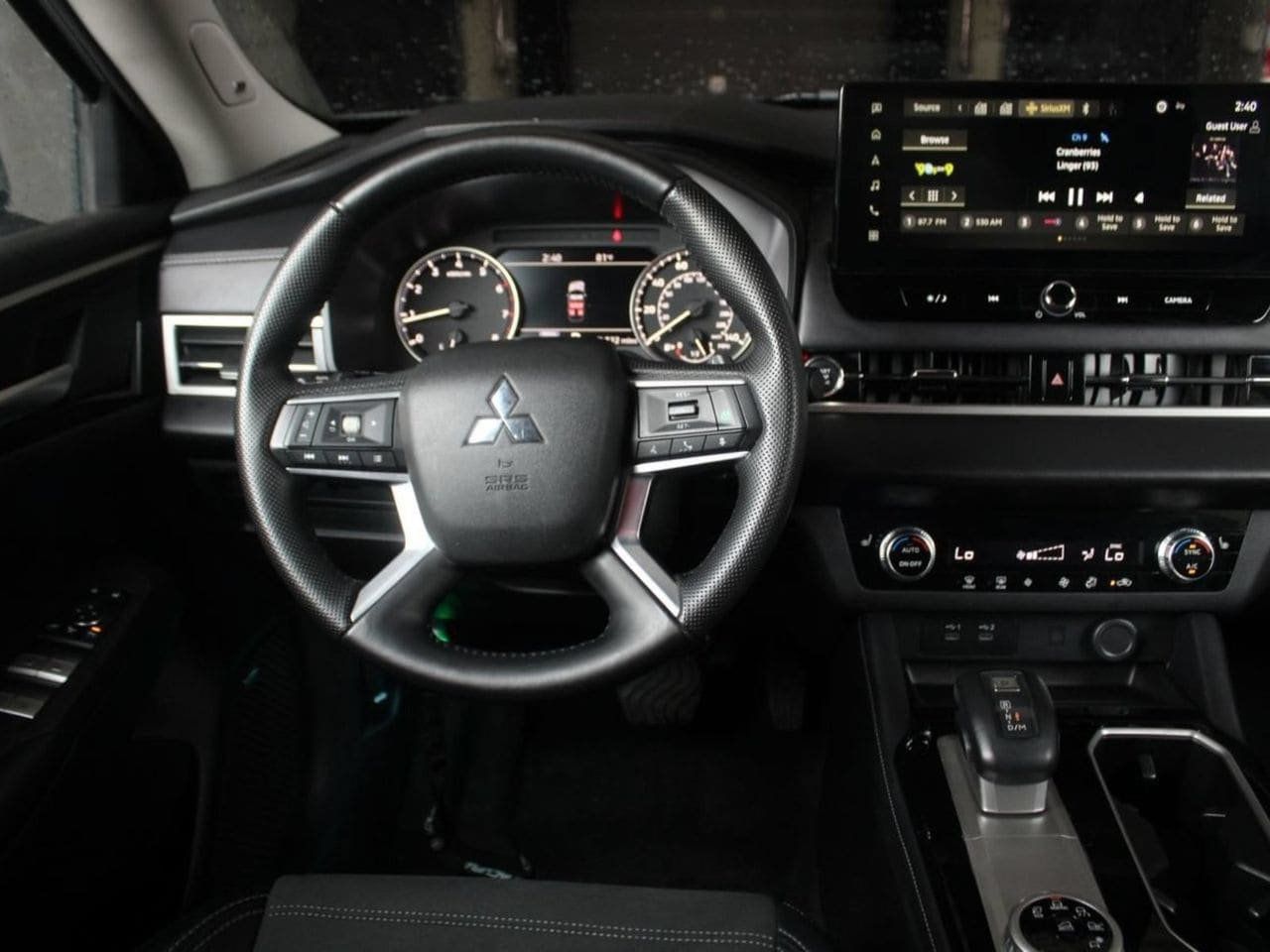 Used 2025 Mitsubishi Outlander SE FWD image 19