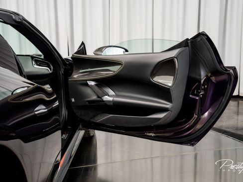 Used 2025 Ferrari SF90 Spider image 45