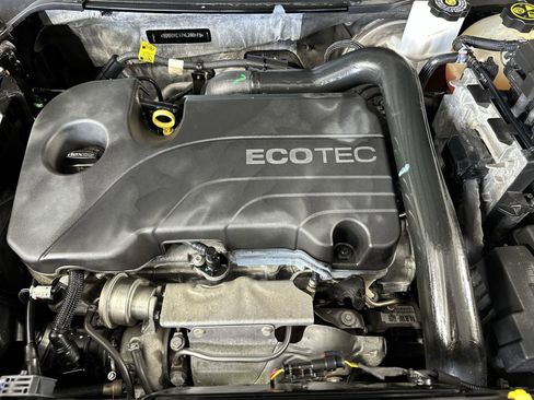 Used 2022 Chevrolet Equinox LT FWD image 27