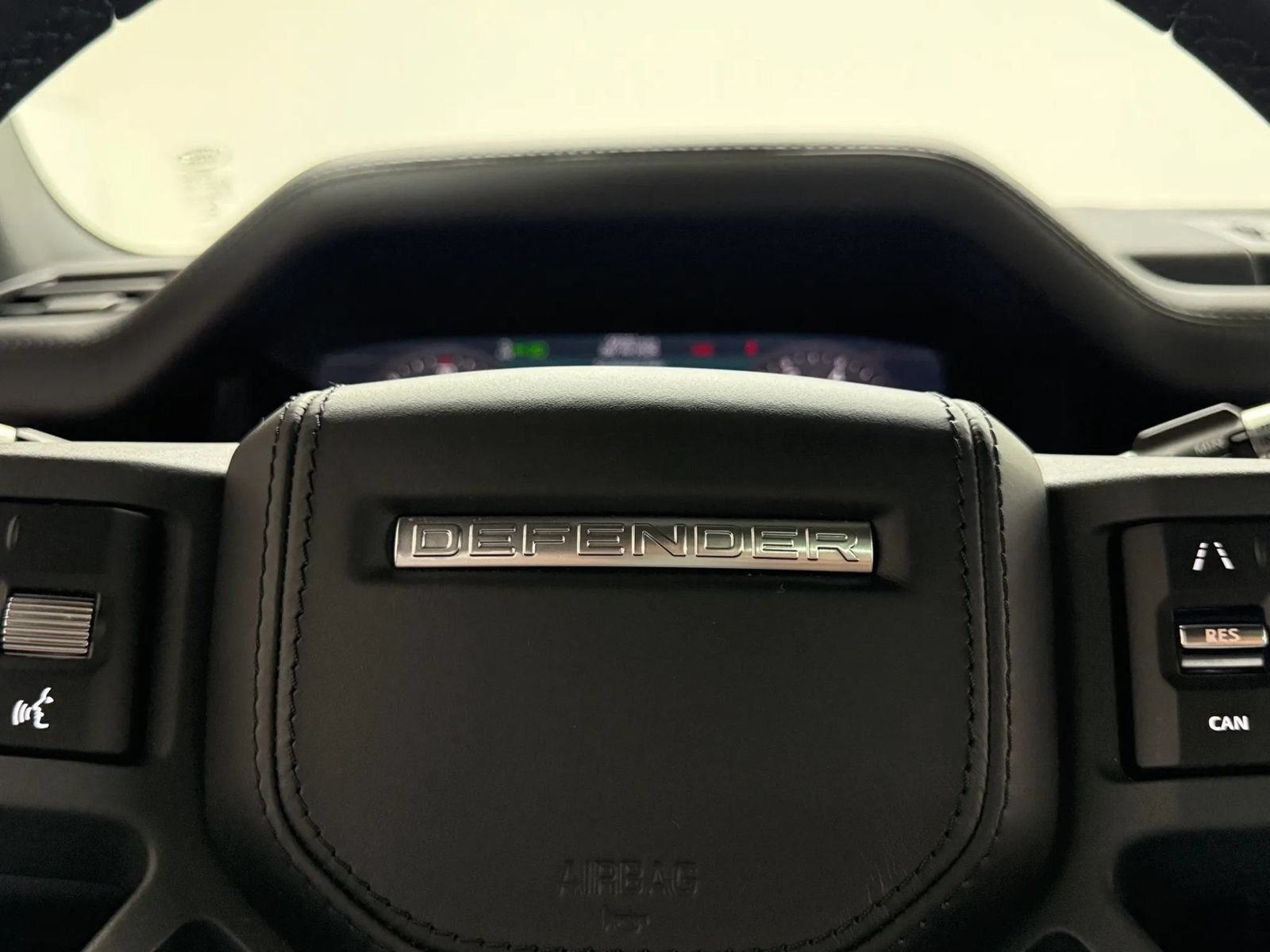 Used 2021 Land Rover Defender 110 X-Dynamic HSE AWD/4WD image 21