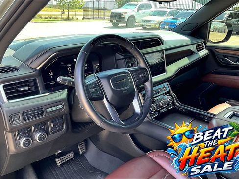 Used 2023 GMC Yukon XL Denali Ultimate AWD/4WD image 15