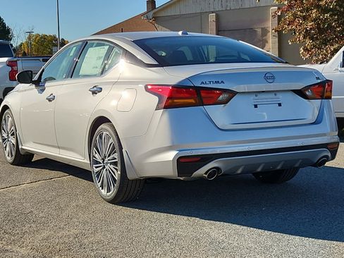 New 2025 Nissan Altima 2.5 SL image 4