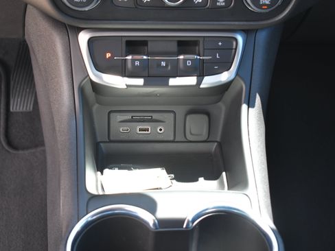 Used 2024 GMC Terrain SLT w/ Infotainment Package II AWD/4WD image 23