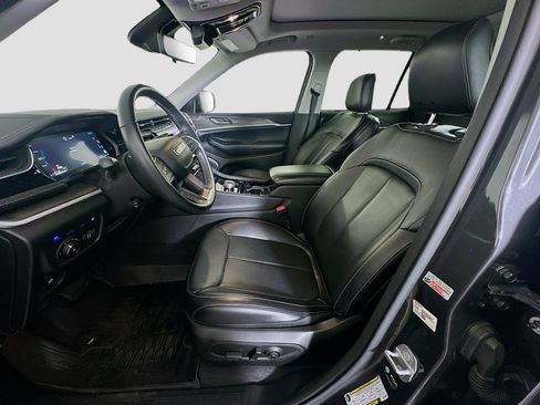 Used 2022 Jeep Grand Cherokee Limited 4xe w/ Luxury Tech Group II AWD/4WD image 13