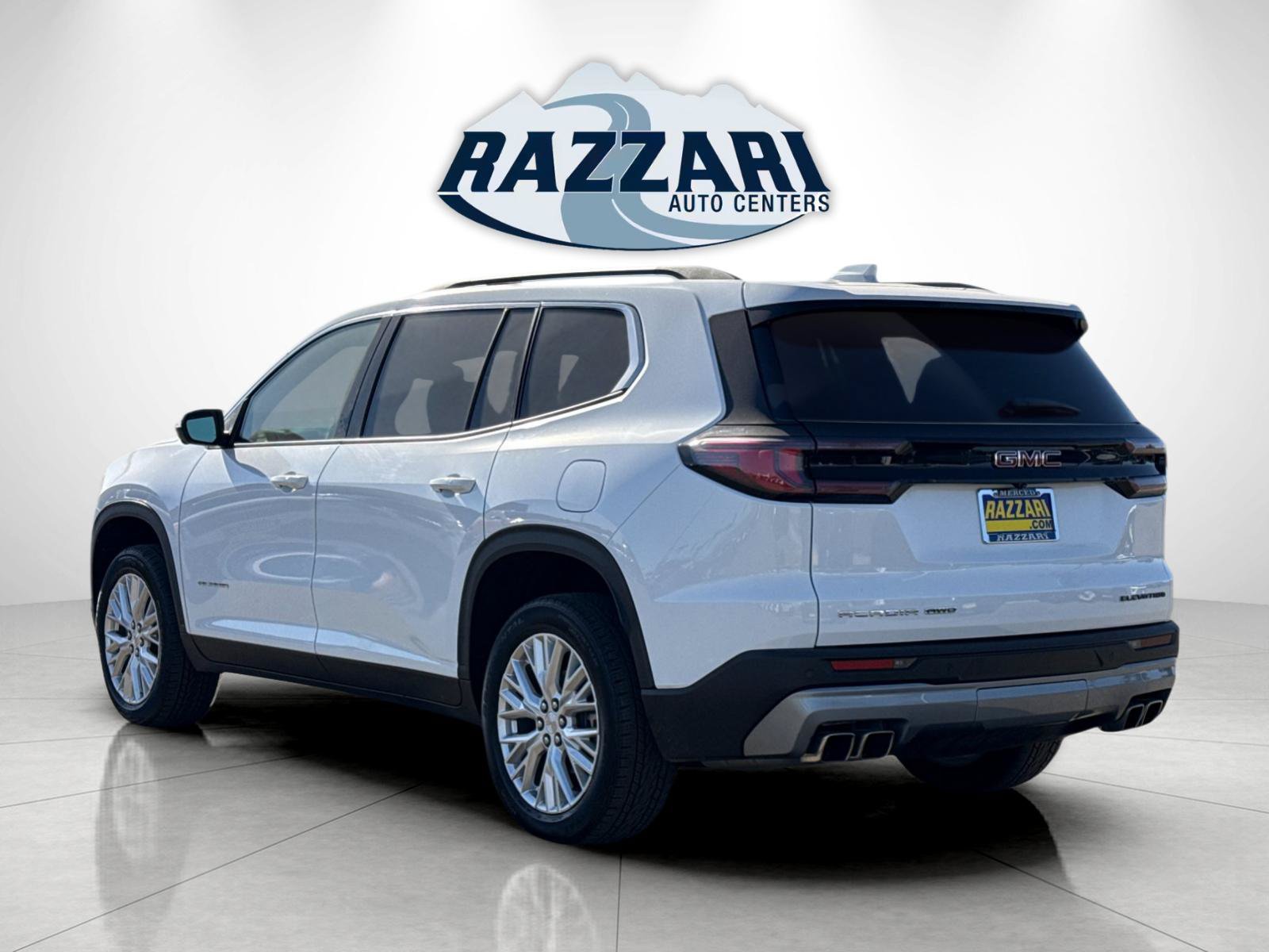 Used 2024 GMC Acadia Elevation AWD/4WD image 5