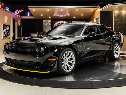 Used 2023 Dodge Challenger SRT Hellcat Redeye RWD image 1