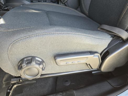 Used 2024 Jeep Gladiator Sport image 27