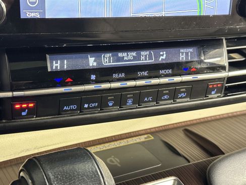 Used 2022 Toyota Sienna XLE image 24