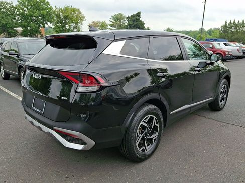 Used 2024 Kia Sportage LX AWD/4WD image 6