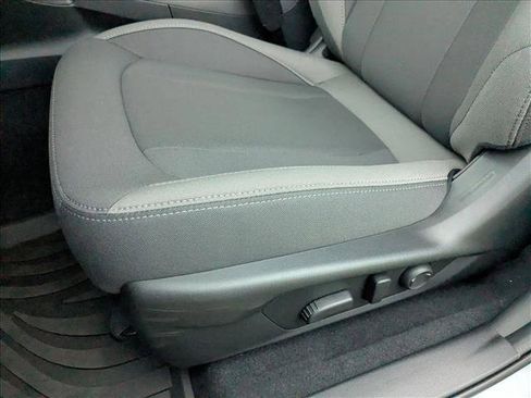 Used 2025 Subaru Crosstrek 2.0i Premium image 4