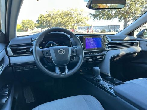 Used 2025 Toyota Camry LE image 12