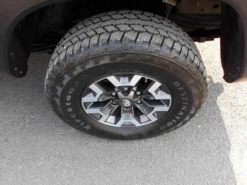 Used 2019 Toyota Tacoma TRD Off-Road AWD/4WD image 26