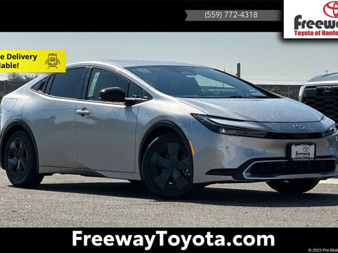 New 2026 Toyota Prius SE image 1