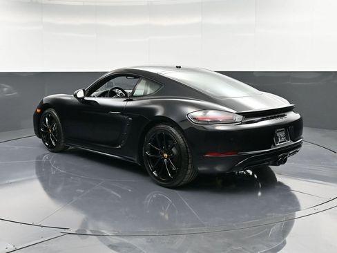 New 2025 Porsche 718 Cayman RWD image 3
