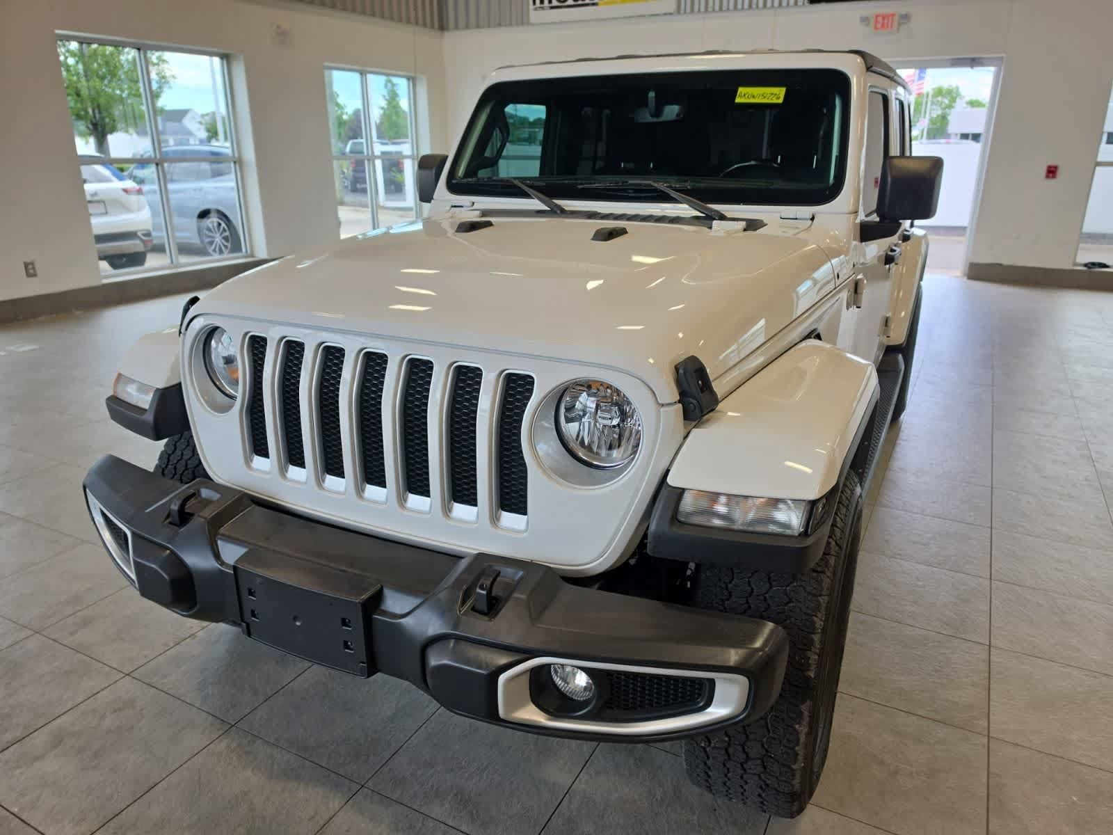 Used 2022 Jeep Wrangler Unlimited Sahara w/ Cold Weather Group AWD/4WD image 2