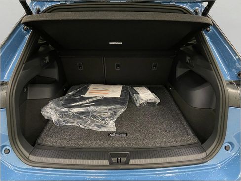 New 2026 Volkswagen Tiguan SEL R-Line image 5