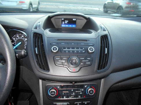 Used 2018 Ford Escape SE image 15