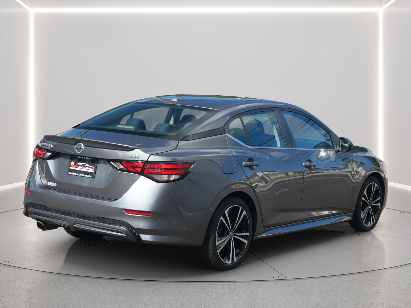 Used 2022 Nissan Sentra SR w/ Trunk Package FWD image 5