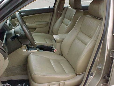 Used 2005 Honda Accord EX image 14