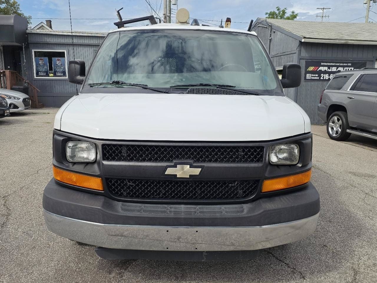 Used 2014 Chevrolet Express 2500 RWD image 2