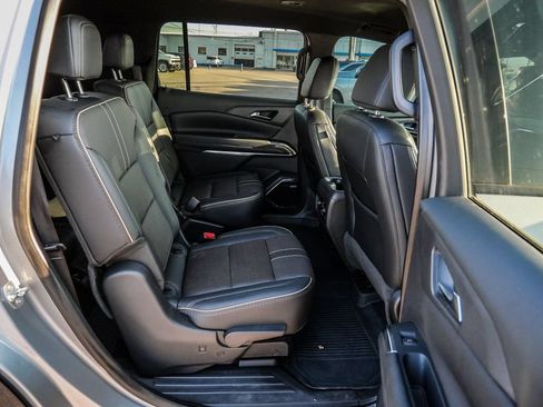Used 2025 Chevrolet Traverse High Country w/ LPO, Floor Liner Package FWD image 22