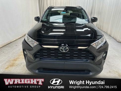 Used 2019 Toyota RAV4 XLE image 2