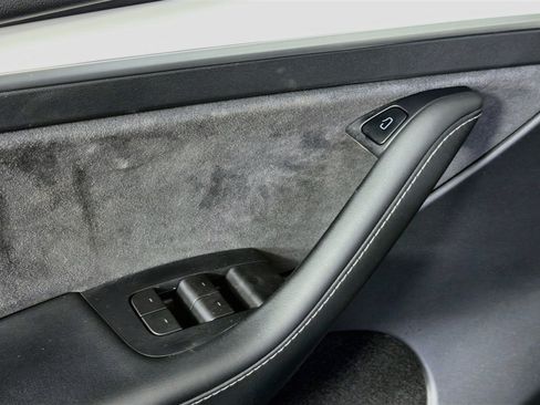 Used 2022 Tesla Model Y Performance AWD/4WD image 15