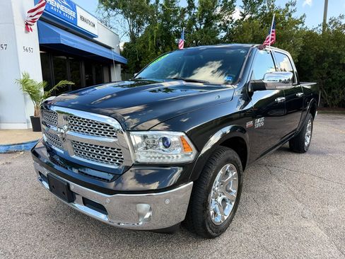 Used 2017 RAM 1500 Laramie w/ Convenience Group AWD/4WD image 11